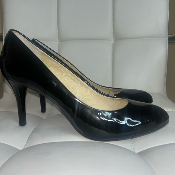 MICHAEL Michael Kors Ionna Sexy Pump Platform 4" Heels Black Patent Leather 9M - Picture 2 of 14